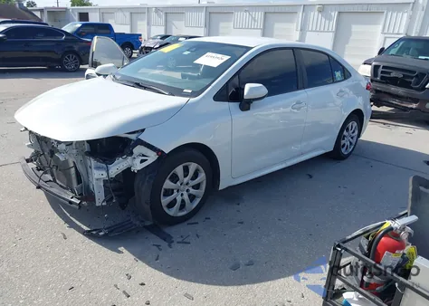 2021 Toyota Corolla Le из США, поврежденный, VIN 5YFEPMAE3MP228962